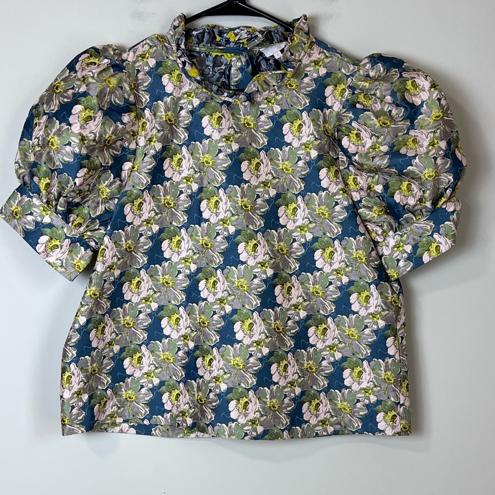 entro Floral Puff-Sleeve Blouse in Green and Pink